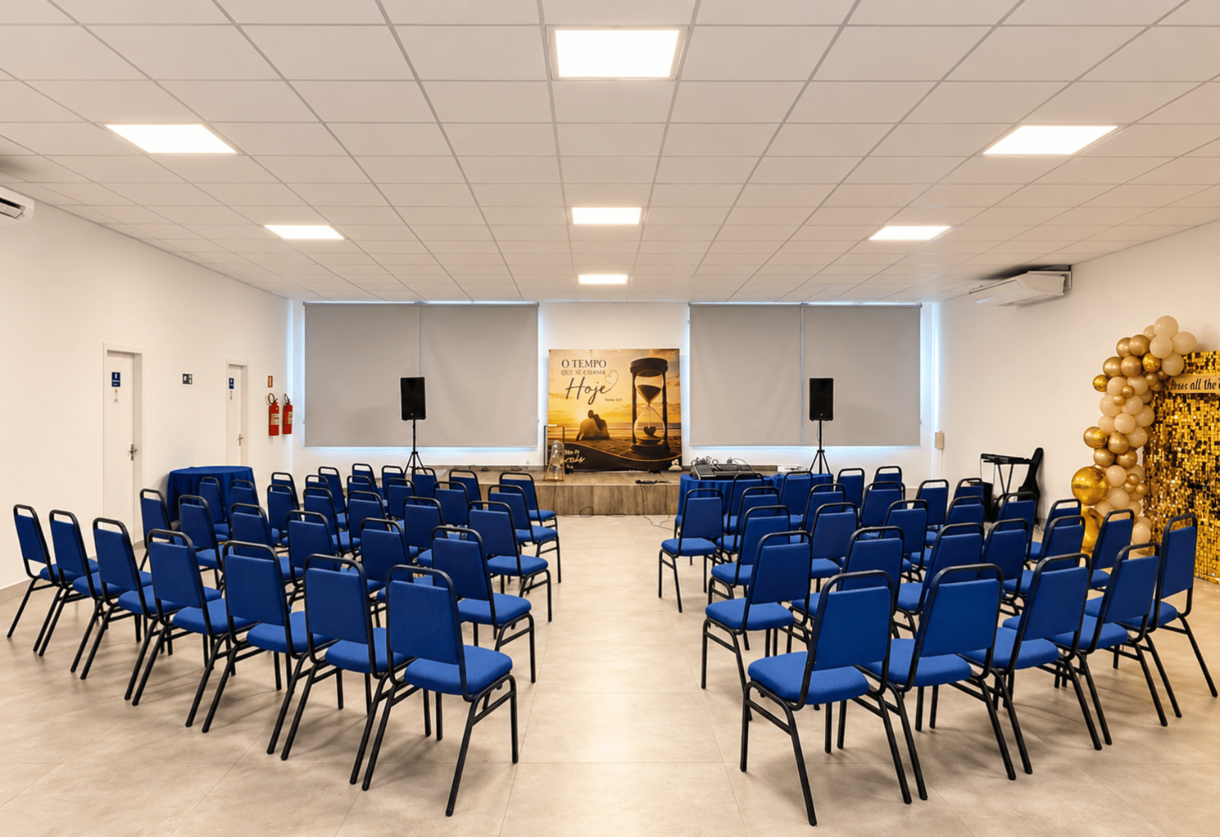 Espaço Pau Brasil - Versatilidade para encontros que mudam de formato sem perder conforto e presença.